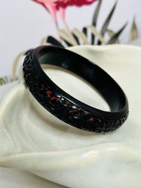 Vintage Black Over Red Cinnabar Bangle • Carved Floral Lacquer Bracelet